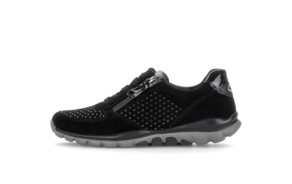 Rolling Soft Black Trainer| 010001004