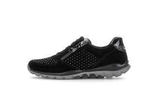 Rolling Soft Black Trainer| 010001004