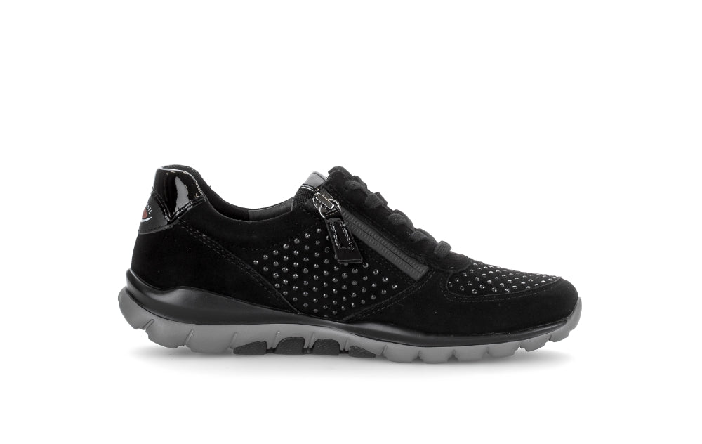 Rolling Soft Black Trainer| 010001004