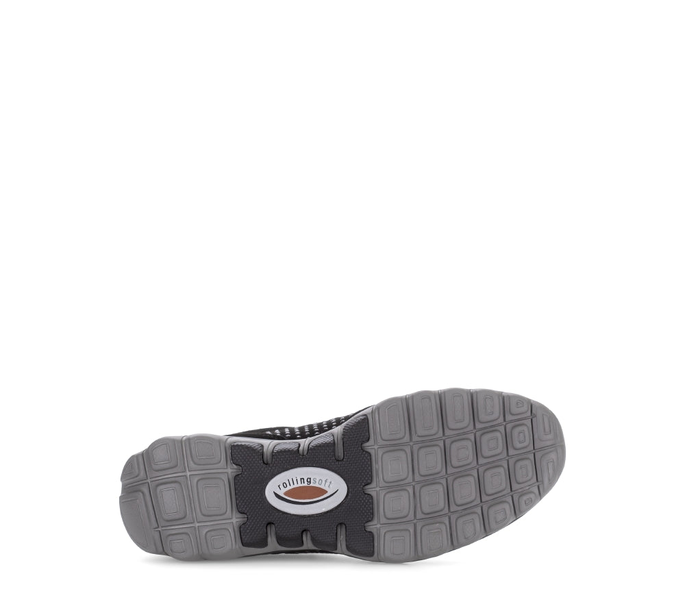 Rolling Soft Black Trainer| 010001004