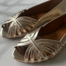 Load image into Gallery viewer, Copenhagen Gold Pump|CS8502GLD-Pump
