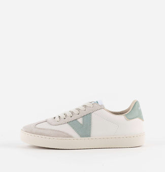 Victoria 1126184JA- Trainer.