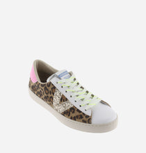 Load image into Gallery viewer, Victoria 1126214LEO- Trainer.
