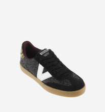 Load image into Gallery viewer, Victoria 1126223NE-Trainer.
