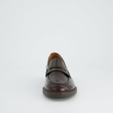 Load image into Gallery viewer, Paul Green Brown Soft Patent Loafer|1251000

