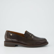 Load image into Gallery viewer, Paul Green Brown Soft Patent Loafer|1251000
