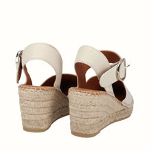 Load image into Gallery viewer, Viguera 1922B- Espadrille.
