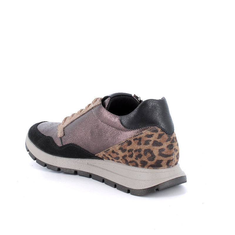 Igi 8674322- Trainer.