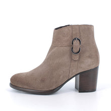 Load image into Gallery viewer, Igi 8698933- Ankle Boot.
