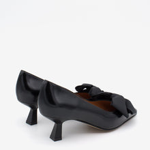 Load image into Gallery viewer, Angel Alarcon 24627BLK-Pump.
