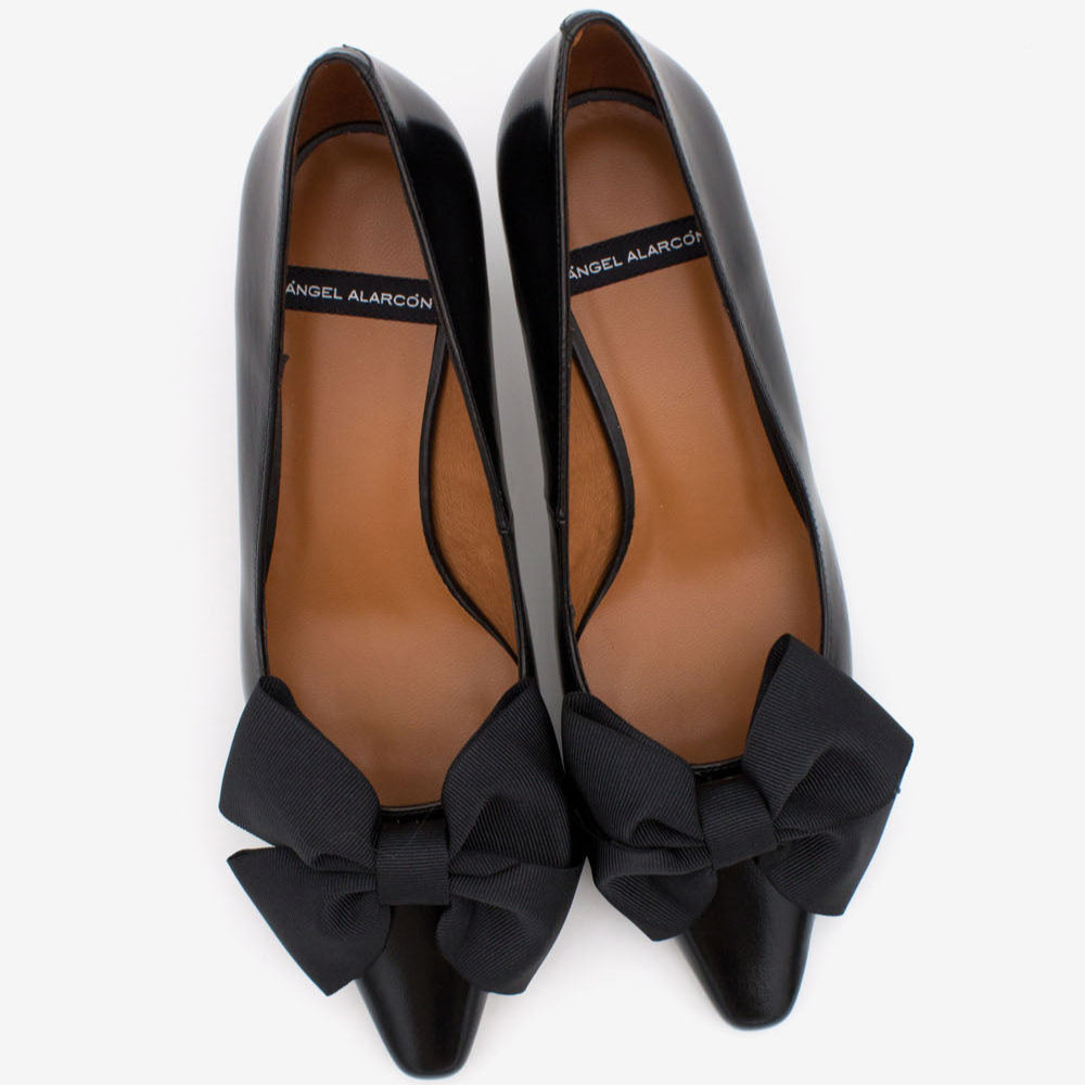 Angel Alarcon 24627BLK-Pump.