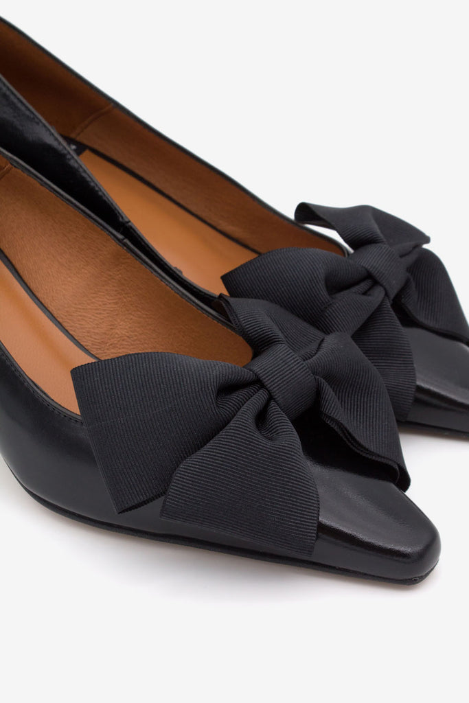 Angel Alarcon 24627BLK-Pump.