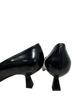 Load image into Gallery viewer, Angel Alarcon Pointed Heel with Bow
