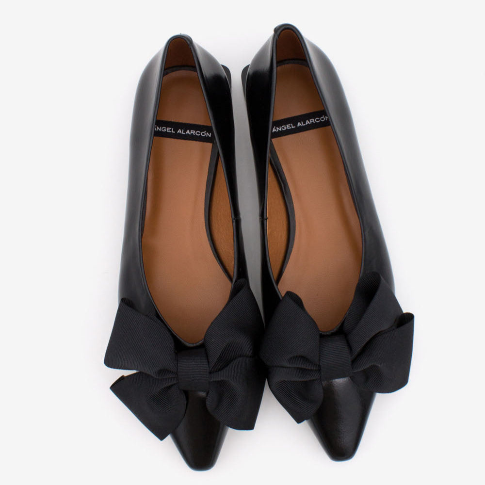 Angel Alarcon 24631BLK-Pump.