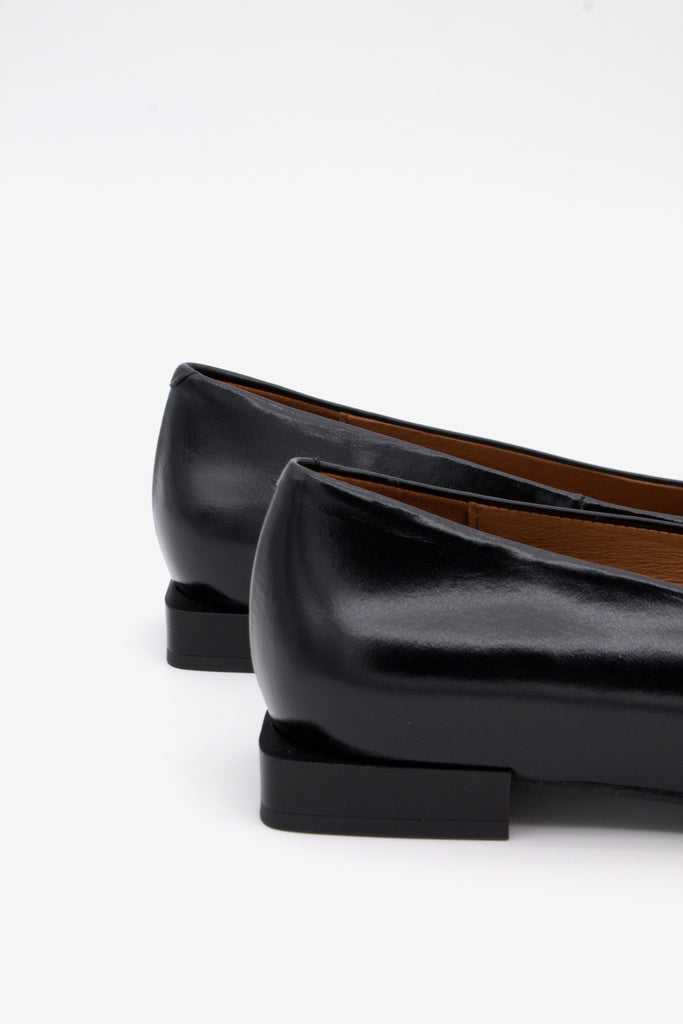 Angel Alarcon 24631BLK-Pump.