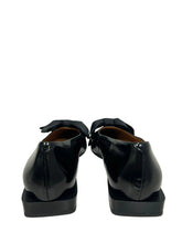 Load image into Gallery viewer, Angel Alarcon Black Pointed Pump with Bow
