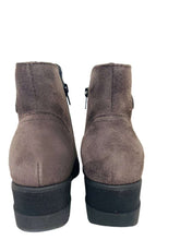 Load image into Gallery viewer, Karen Koo 932018BR- Ankle Boot.
