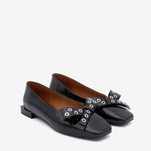 Load image into Gallery viewer, Angel Alarcon 25504BLK- Pump.
