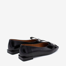 Load image into Gallery viewer, Angel Alarcon 25504BLK- Pump.
