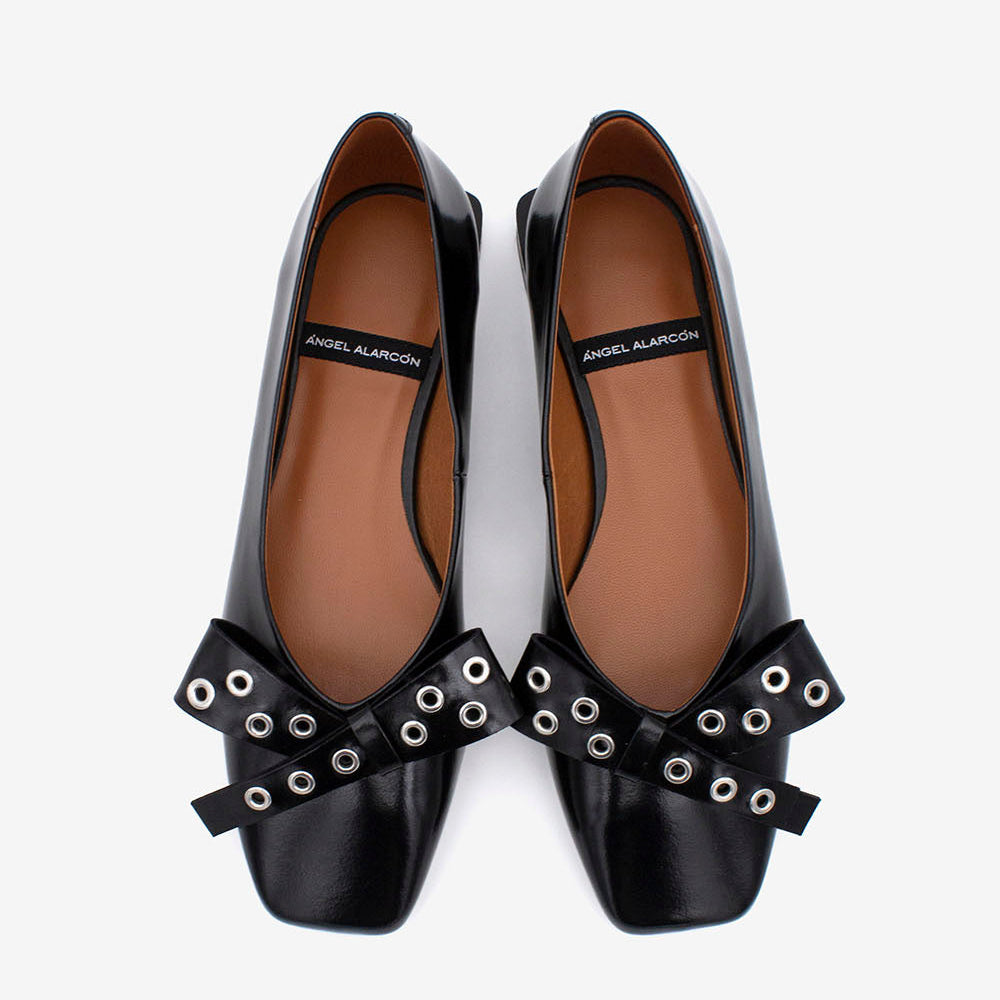 Angel Alarcon 25504BLK- Pump.