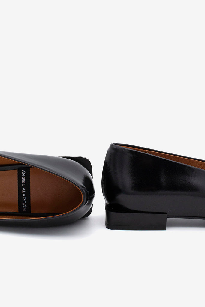 Angel Alarcon 25504BLK- Pump.