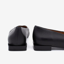 Load image into Gallery viewer, Angel Alarcon 25509BLK-Pump.
