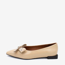 Load image into Gallery viewer, Angel Alarcon Beige Leather Pump with Bow | 25512BGE
