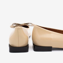 Load image into Gallery viewer, Angel Alarcon 25512BGE- Pump.
