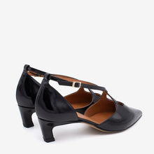 Load image into Gallery viewer, Angel Alarcon 25536BLK-Pump.
