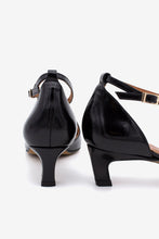 Load image into Gallery viewer, Angel Alarcon 25536BLK-Pump.
