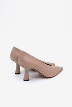 Load image into Gallery viewer, Angel Alarcon 26509BGE-Court Shoe
