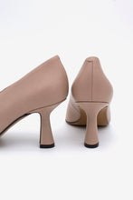 Load image into Gallery viewer, Angel Alarcon 26509BGE-Court Shoe
