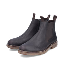 Load image into Gallery viewer, Pair of brown leather boots on a white background

