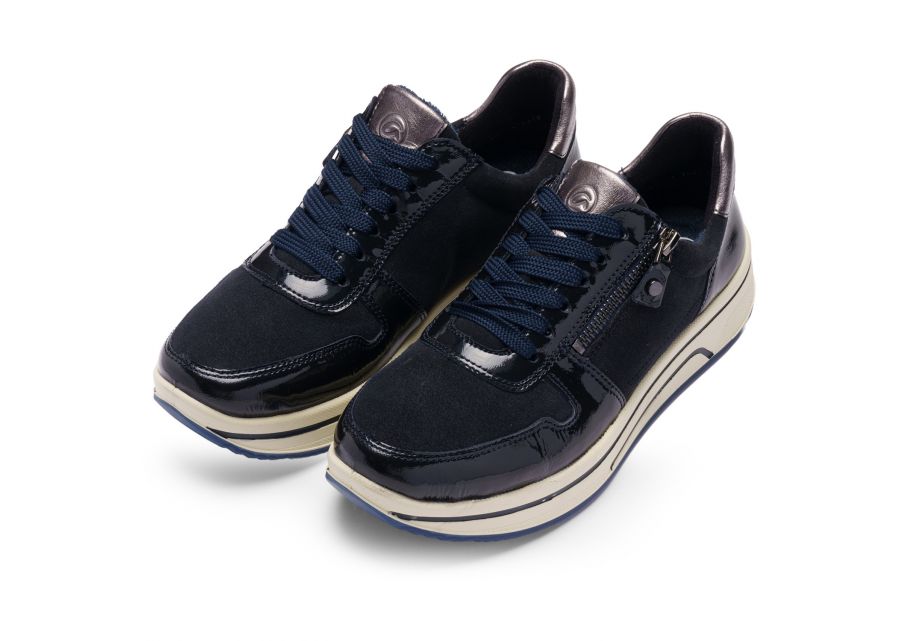 Ara 122754092- Trainer.