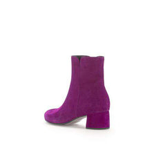 Load image into Gallery viewer, Gabor 5568010- Ankle Boot.
