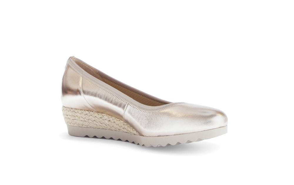 Gabor 6264182- Wide Fit Pump.