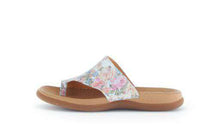 Load image into Gallery viewer, Gabor 6370030- Sandal.
