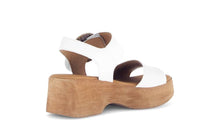 Load image into Gallery viewer, Gabor 6452020- Sandal.
