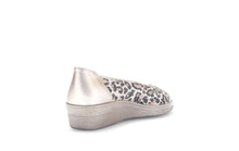 Load image into Gallery viewer, Gabor 6604290- Pump.
