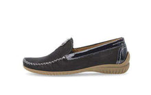Load image into Gallery viewer, Gabor 6609026- Moccasin.
