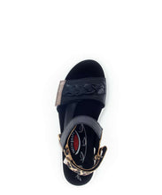 Load image into Gallery viewer, Rolling Soft 6688367- Sandal.
