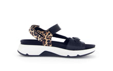 Load image into Gallery viewer, Rolling Soft 6688367- Sandal.
