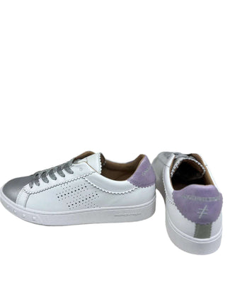 Another Trend A039M572- Trainer.