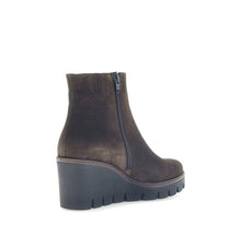 Load image into Gallery viewer, Gabor 7478018- Ankle Boot.
