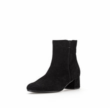 Load image into Gallery viewer, Gabor 7568017- Ankle Boot.
