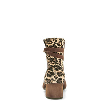 Load image into Gallery viewer, Gabor 7568318- Ankle Boot.
