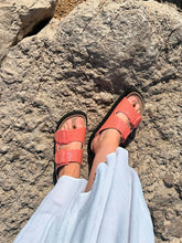 Load image into Gallery viewer, Genuins Honolulu G106308- Sandal.
