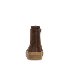 Load image into Gallery viewer, Gabor Wide Fit Brown  Chelsea Boot|800803004
