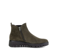 Load image into Gallery viewer, Gabor Green Suede Chelsea Boot|801501006
