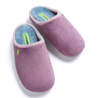 A single light purple fleece slipper shown in profile against a white background, featuring a small green embroidered logo on the side.